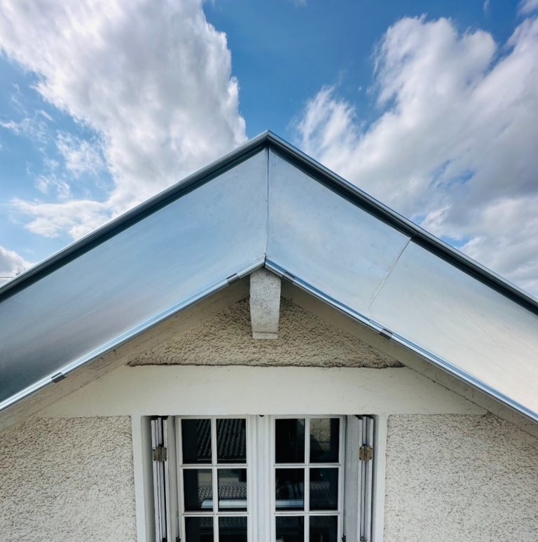 Rive en zinc réaliser par nos Zingueur à limoges