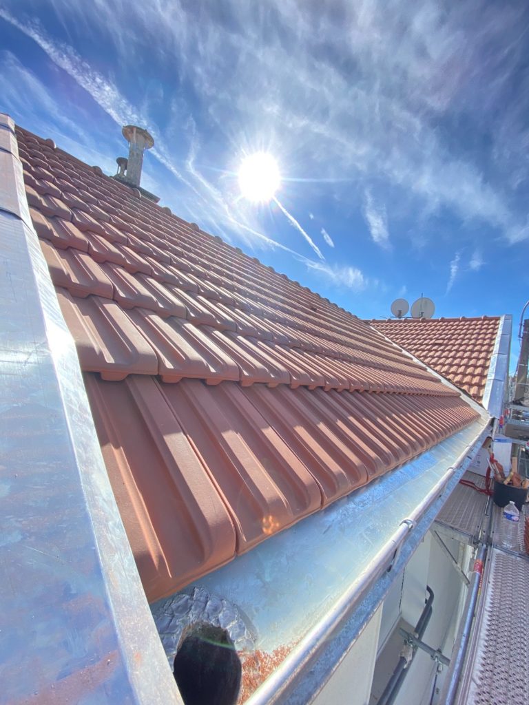 Rénovation de la toiture réaliser par nos experts Charpentier Couvreur Zingueur