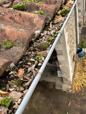 Comment préserver sa toiture à Limoges en saison pluvieuse